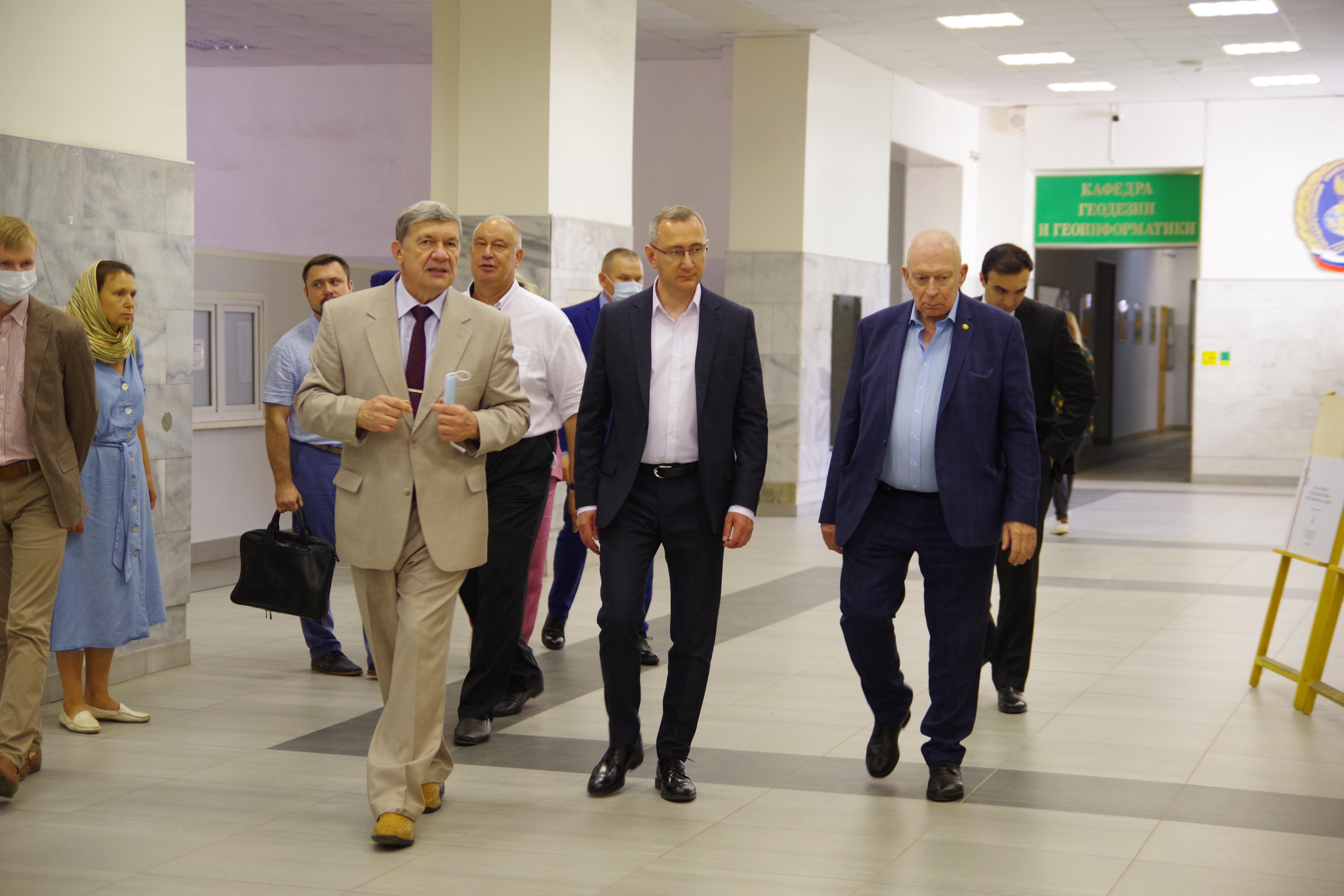 4 августа 2021 г. Государственный университет по землеустройству посетил губернатор Калужской области В.В. Шапша