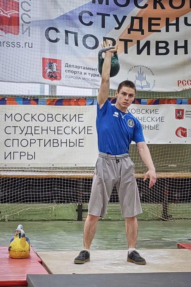 Студент ГУЗ – чемпион МССИ по гиревому спорту