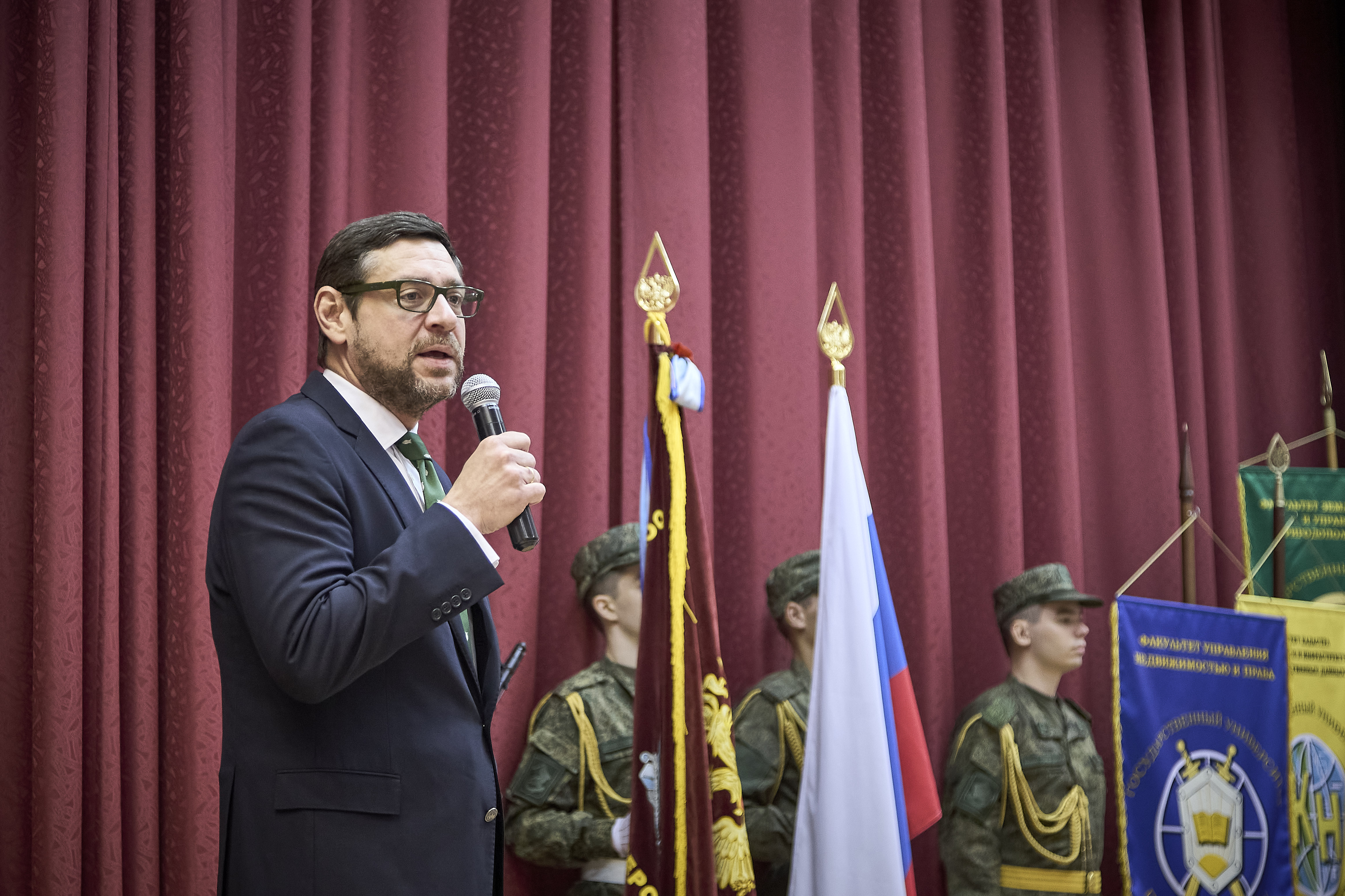 Выпускники ГУЗ: профессионалы и защитники Отечества