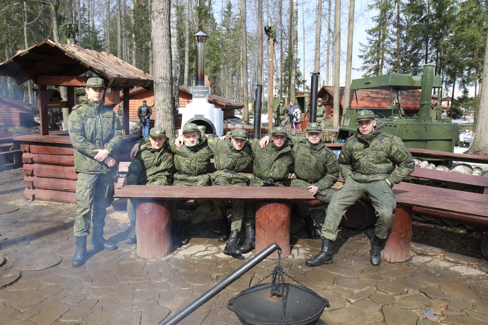 7 апреля 2021 г. преподаватели и студенты Военного учебного центра ГУЗ приняли участие в выездном комплексе занятий в Парке Патриот