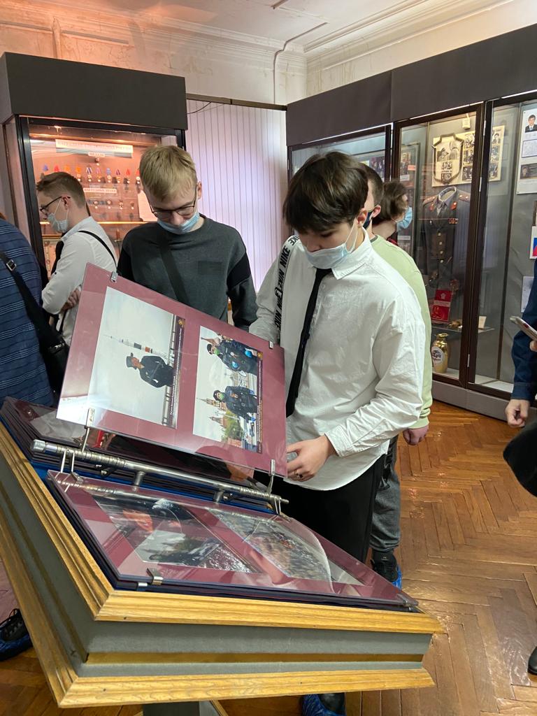Студенты и преподаватели факультета Управления недвижимостью и права побывали на экскурсии в Центральном музее МВД России