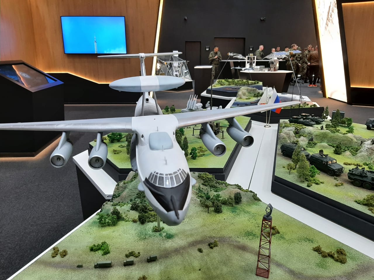 7 апреля 2021 г. преподаватели и студенты Военного учебного центра ГУЗ приняли участие в выездном комплексе занятий в Парке Патриот