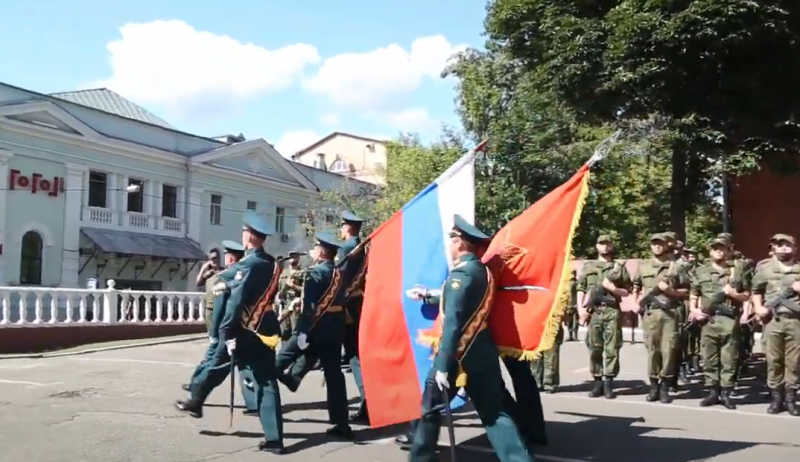Присяга курсантов Военно-учебного центра Государственного университета по землеустройству. Видеосюжет.