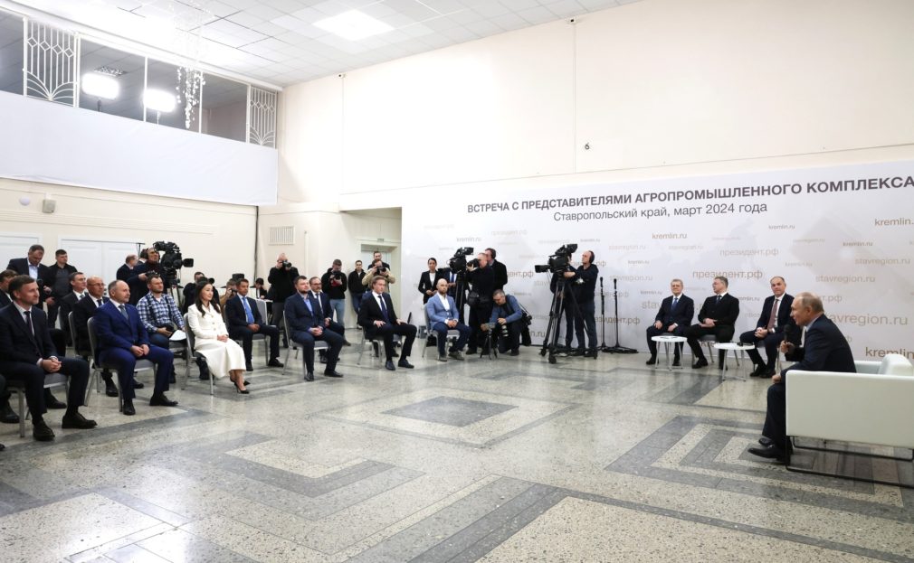 Путин провел встречу с представителями АПК в Ставропольском крае 