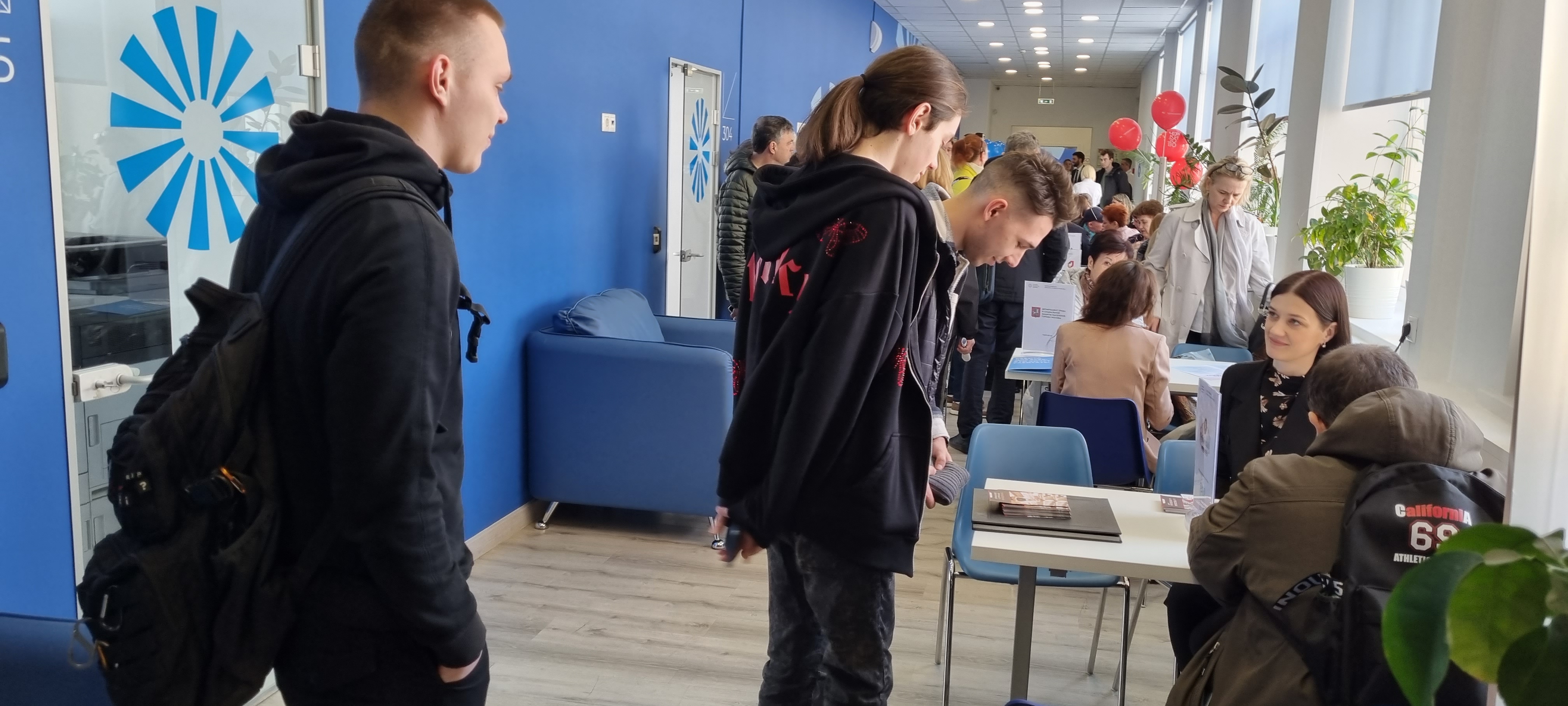 Участие студентов Государственного университета по землеустройству во Всероссийской ярмарке трудоустройства – «Работа России. Время возможностей!»