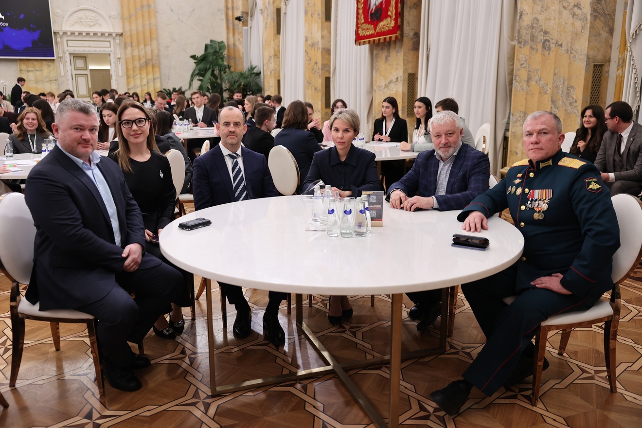 Форсайт-сессия и планы на будущее: как прошел столичный съезд для парламентского клуба ГУЗ