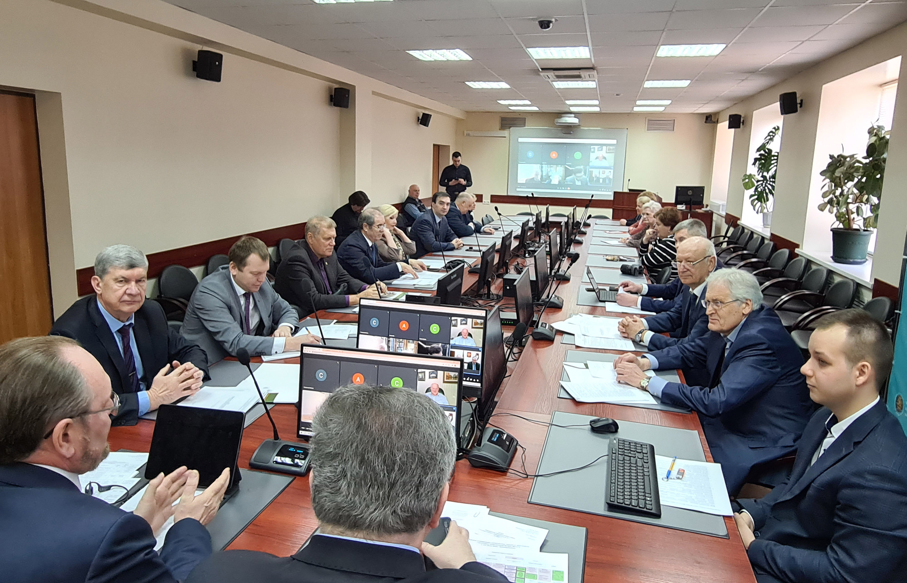 24 марта 22 г. в Государственном университете по землеустройству состоялось заседание Попечительского Совета