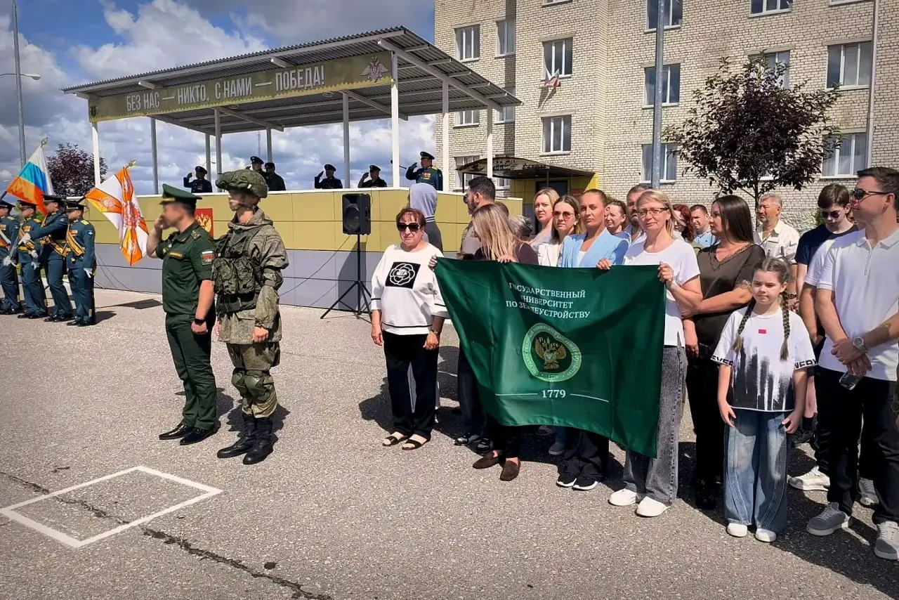 Знамя, слово и долг: курсанты Военного учебного центра ГУЗ приняли Воинскую присягу