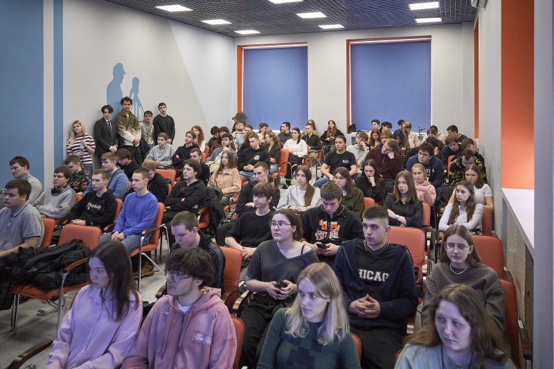 Экстремизм в сети: как не стать жертвой? В ГУЗ прошла лекция по противодействию информационным угрозам