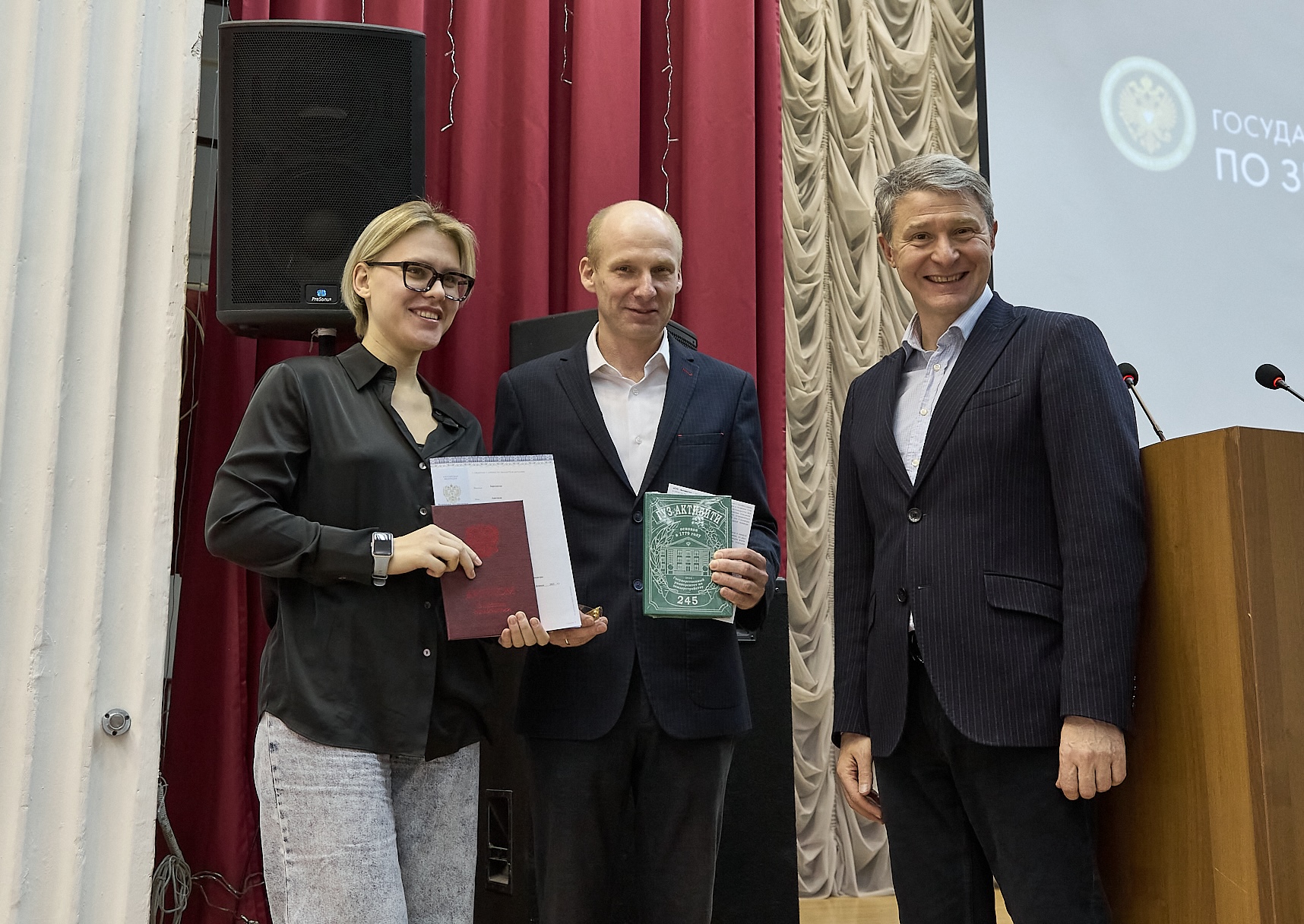 Вперед, к успешной карьере – выпускникам магистратуры ГУЗ вручили дипломы 