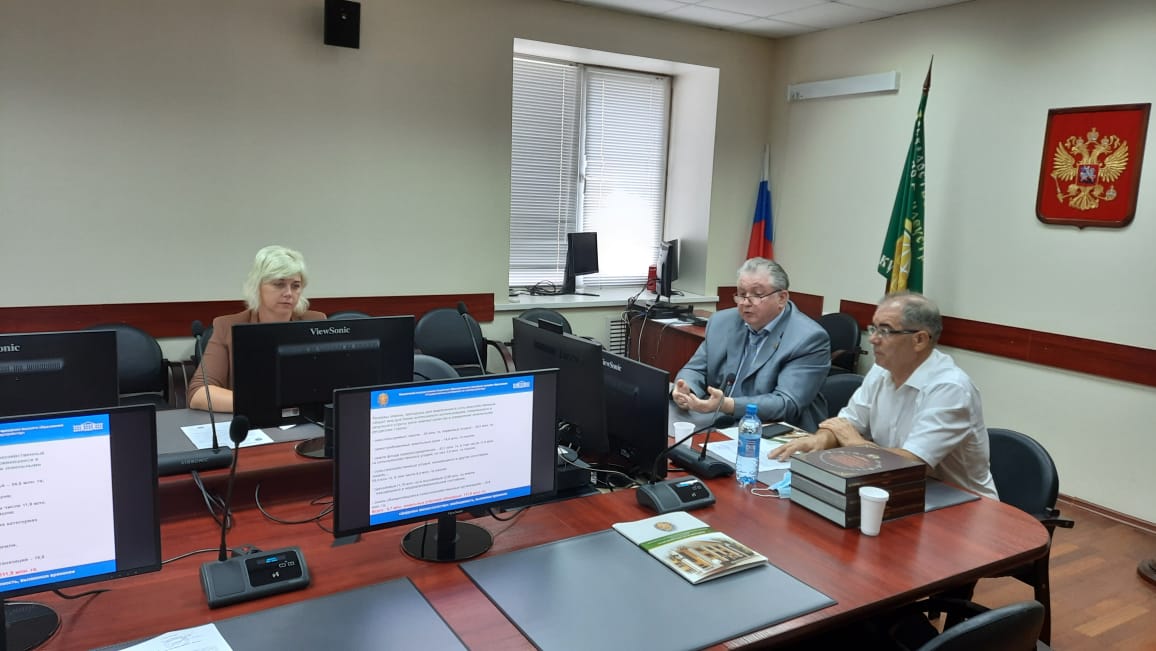 О состоявшемся круглом столе «Совершенствование работы в области подготовки кадров по управлению землями лесного фонда»