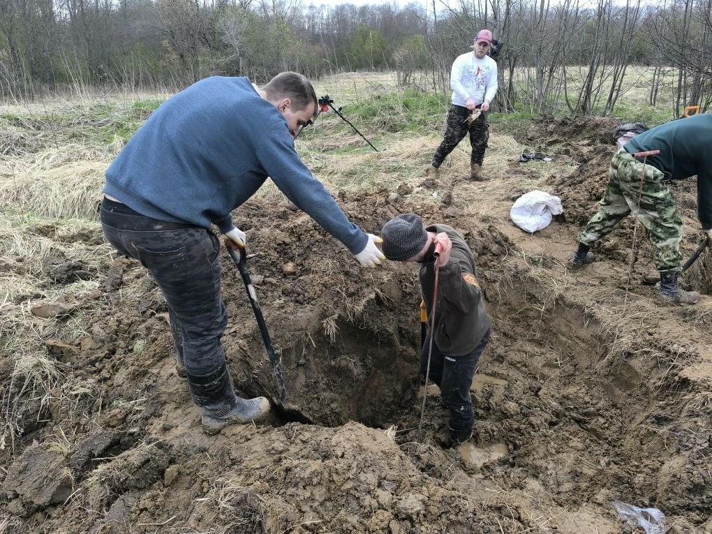 Они сражались и ждали 84 года: поисковики ГУЗ подняли останки 11 красноармейцев под Зубцовом
