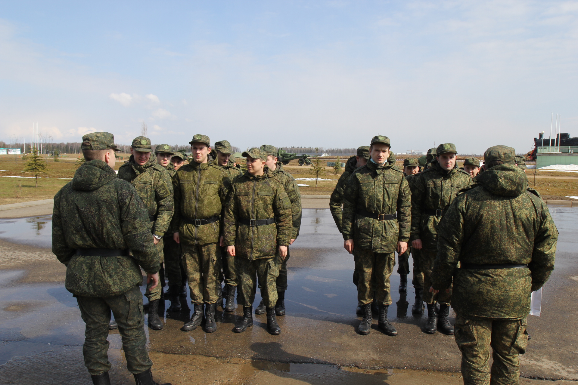 7 апреля 2021 г. преподаватели и студенты Военного учебного центра ГУЗ приняли участие в выездном комплексе занятий в Парке Патриот