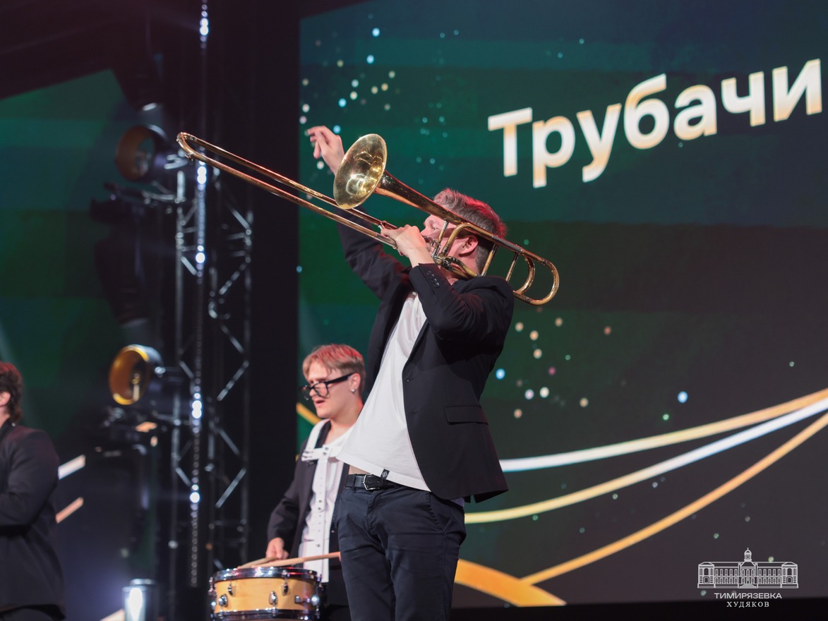 «Будущее – это вы!»: выпускники ГУЗ шагнули со студенческой скамьи в большую агросемью