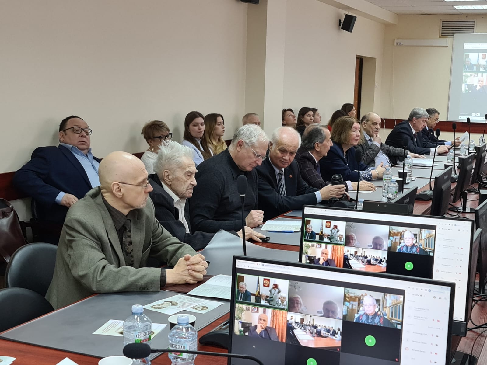 Президиум РАЕН совместно с Государственным университетом по землеустройству провел Всероссийскую конференцию «Владимир Иванович Вернадский и современность»