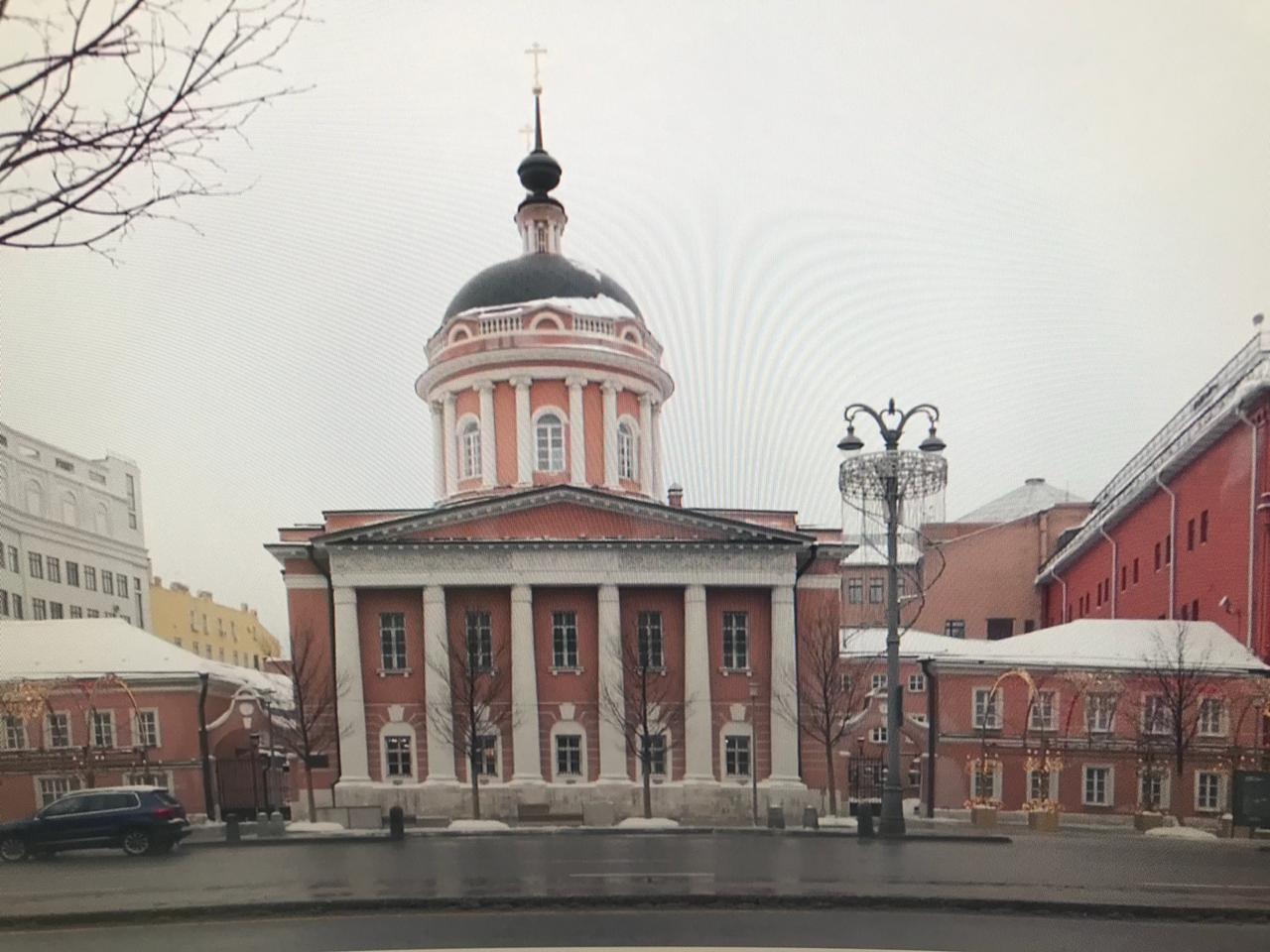 25 января 2021 г. в храме студенческого центра «Новая площадь» состоялась Божественная литургия с поминовением погибших от коронавируса преподавателей, сотрудников и студентов столичных вузов