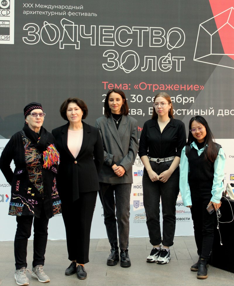 В рамках международного фестиваля «Зодчество 2022» в Гостином дворе прошло награждение победителей в онлайн – голосовании на приз зрительских симпатий смотра – конкурса «Моя река»
