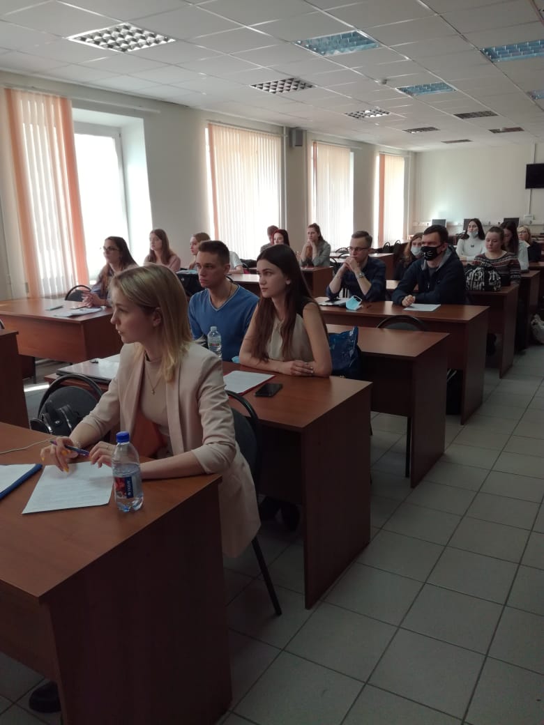 Кафедра русского и иностранных языков провела  студенческую научную конференцию по иностранным языкам