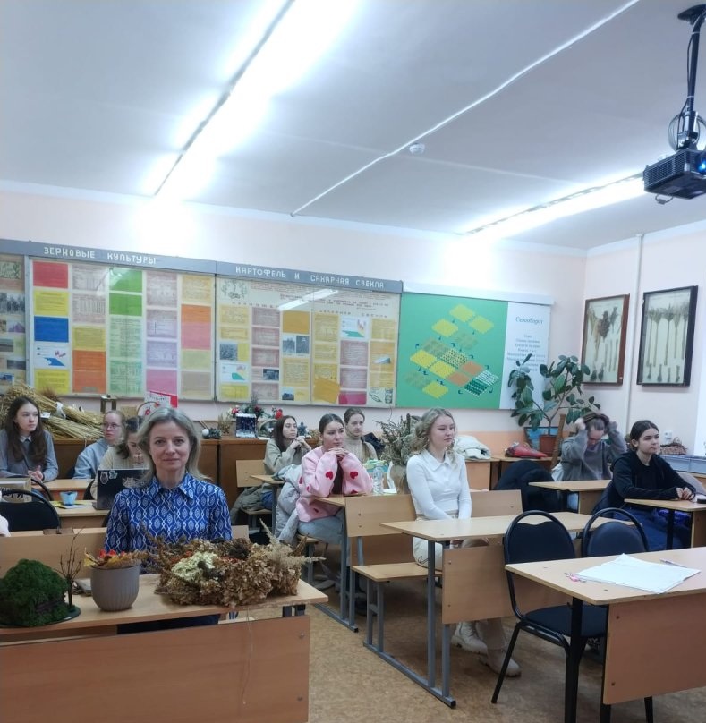 Открытие выставки «Краски осени» к 100-летию кафедры ГУЗ 